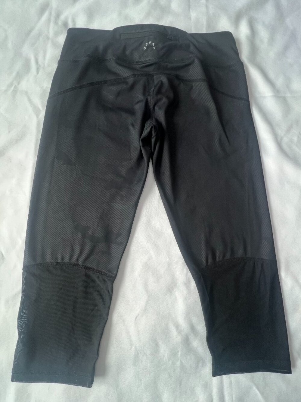 Varley Capri Leggings Womens Black Camo Mesh Cutouts Athletic Pants Size M - Picture 5 of 15